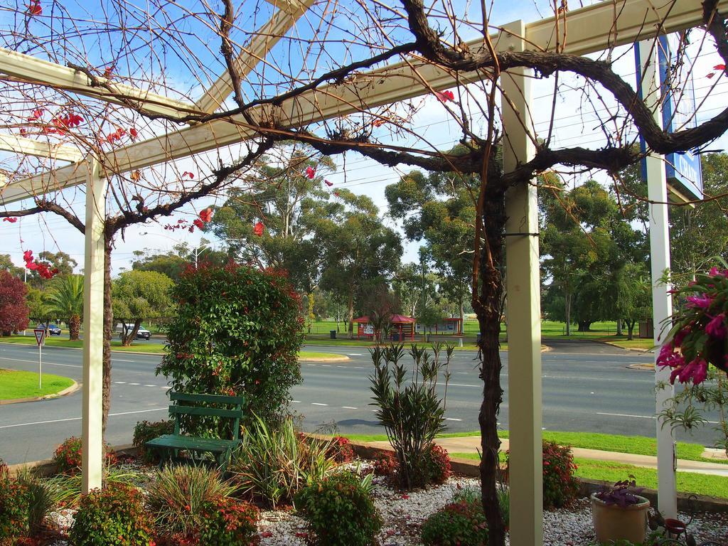 Murray River Motel Swan Hill Exterior photo